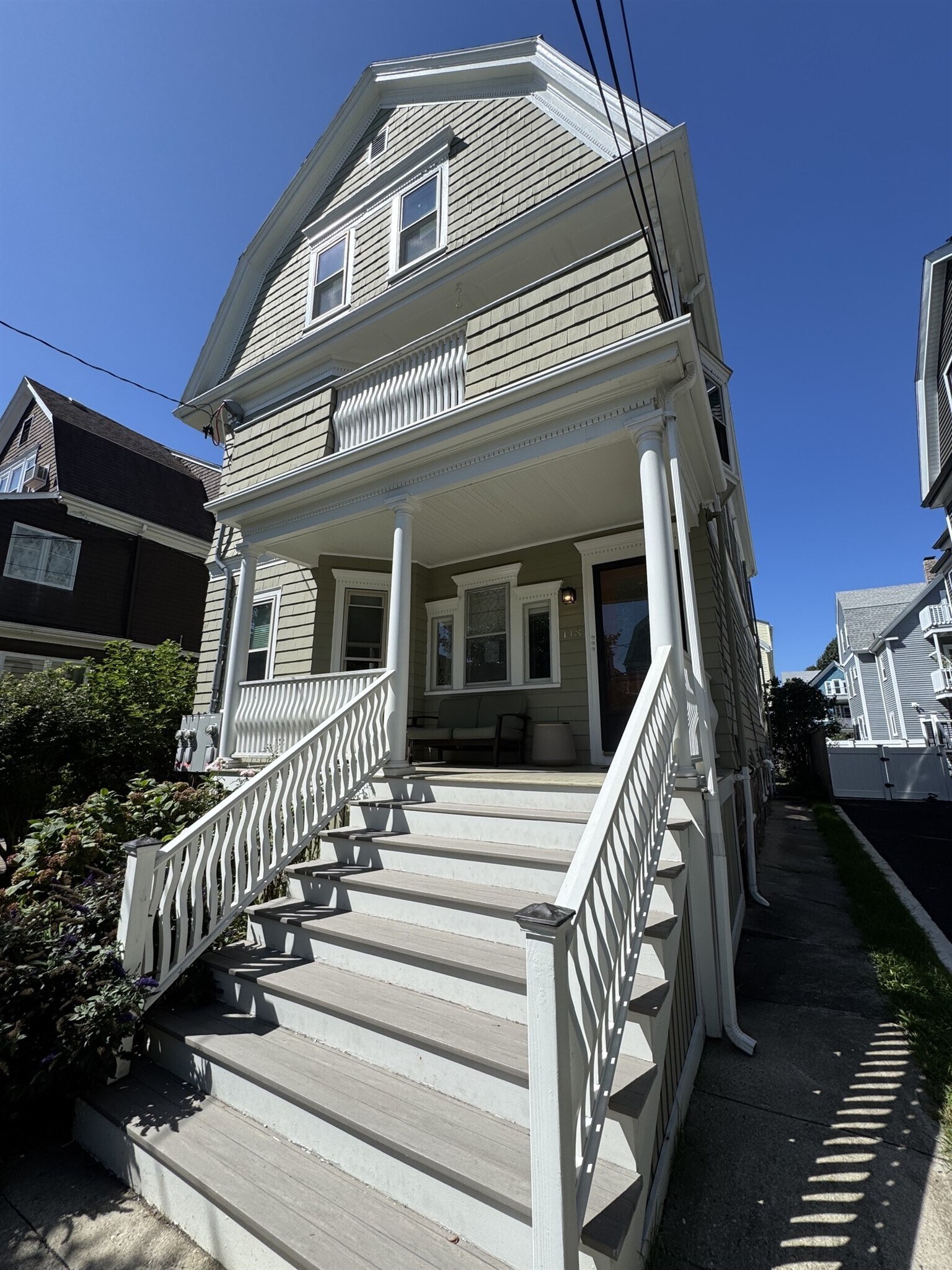 Building Photo - 121 Highland Ave