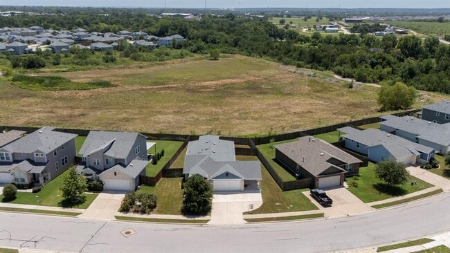 Building Photo - 205 Four Star Dr