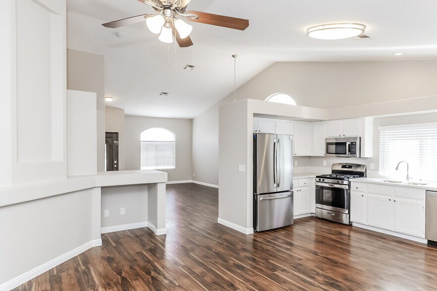 Building Photo - 828 Dulce Fountain Way