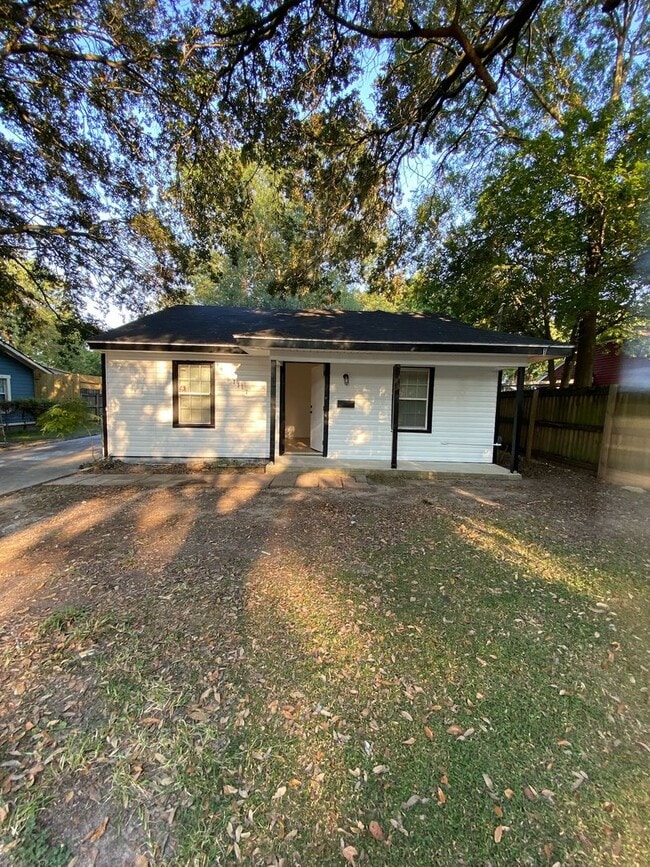 Building Photo - Affordable 2 Bed / 1 Bath Rental in Port N...