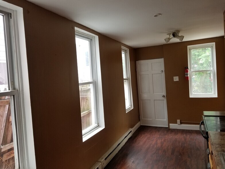 Building Photo - 519 tulpehocken street