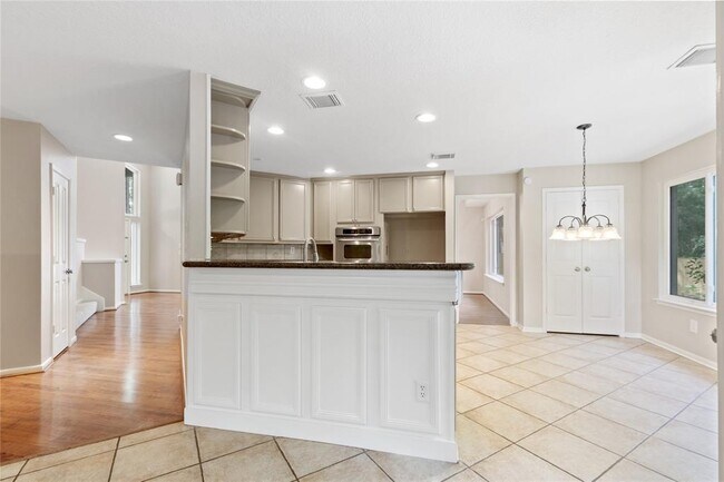 Building Photo - 175 W Greywing Cir