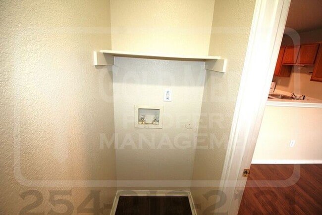 Building Photo - 3401 Barcelona Dr