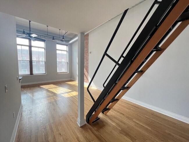 Building Photo - 338 Grove St