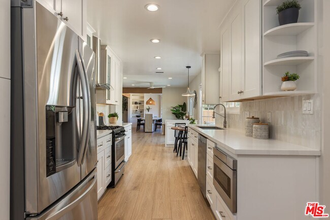 Building Photo - 3544 Gardenia Ave