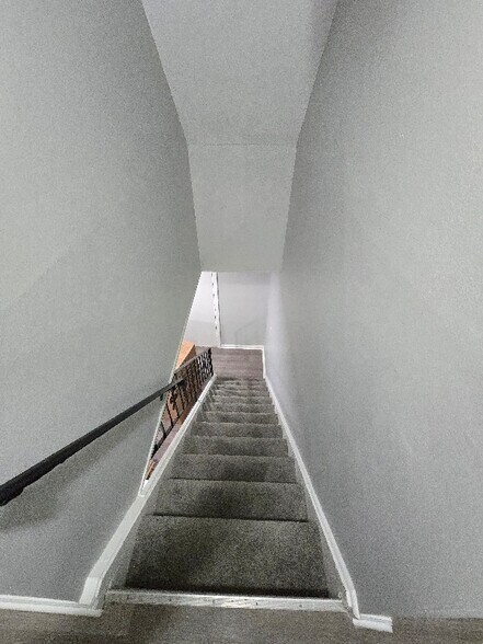 Building Photo - 6 Spindletop Ln