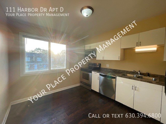 Building Photo - 111 Harbor Dr