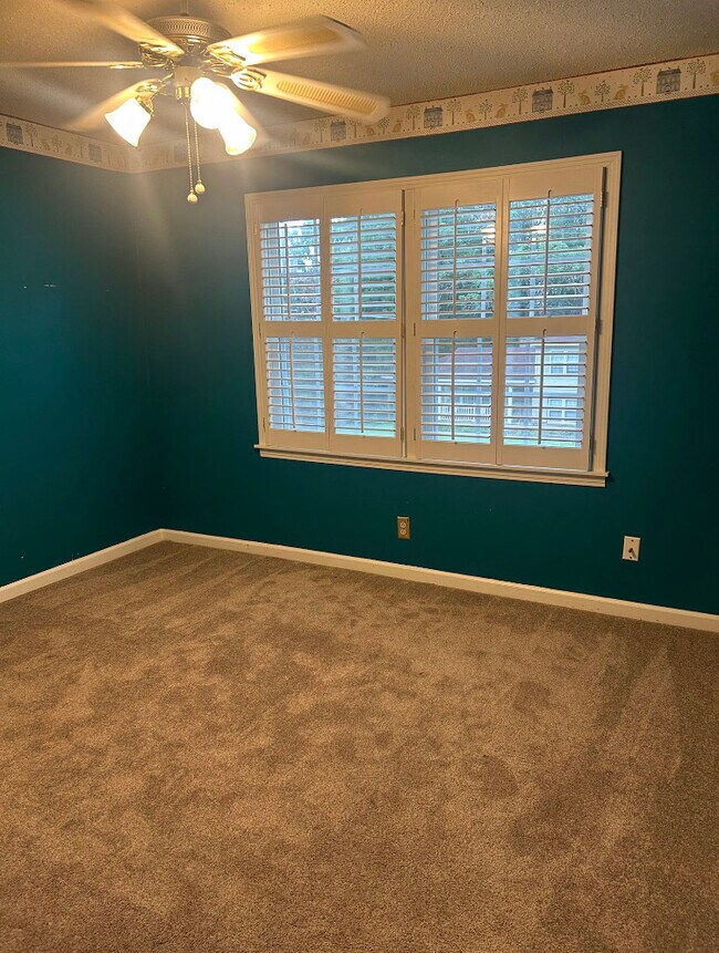 Building Photo - 11209 Suncrest Dr SE
