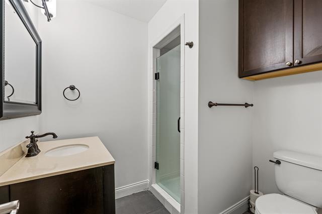 Building Photo - 6124 Summer Creek Cir