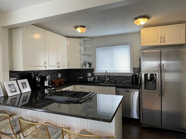 Building Photo - 18 Gould St