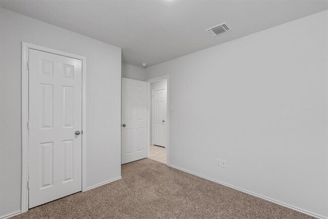 Building Photo - 108 Ragnar Dr