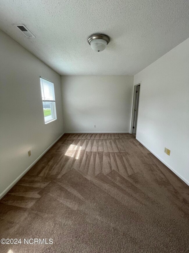 Building Photo - 215 Cordell Cir