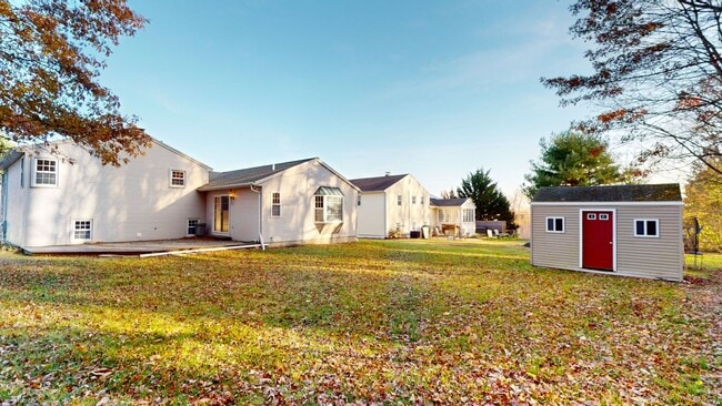 Building Photo - 3 Bedroom Split Level in Woodbridge