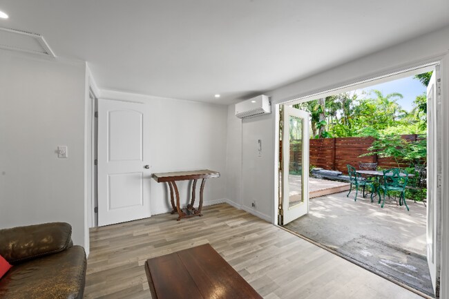 Building Photo - 3355 SW 22nd St