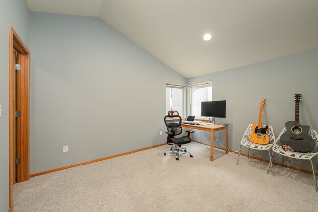 Building Photo - Greenwood Area Townhome!