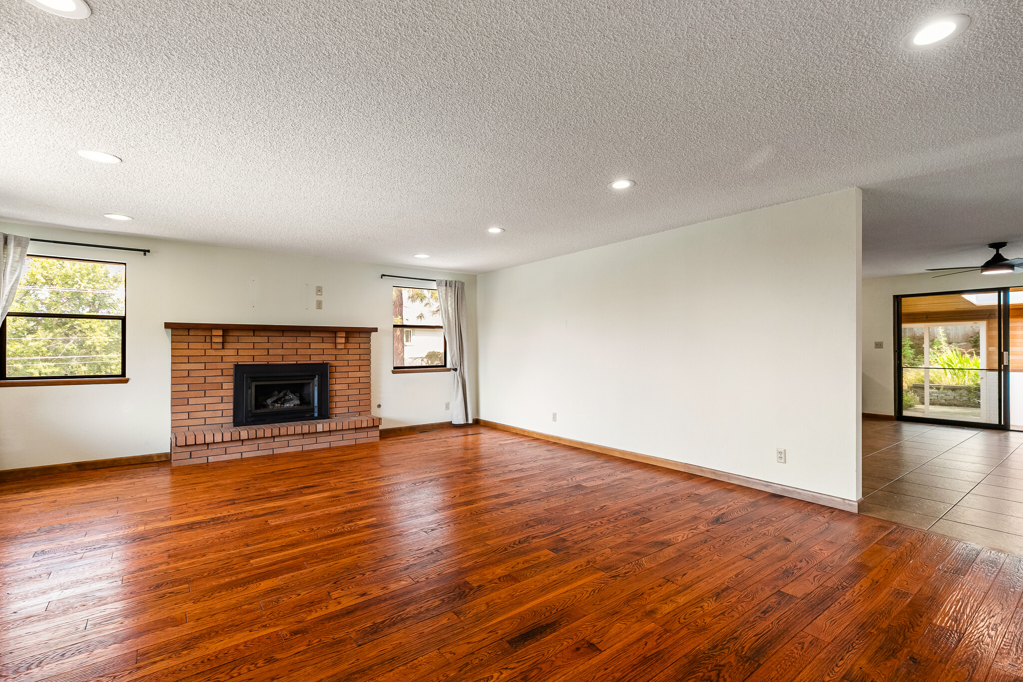 Building Photo - 1250 Racine St