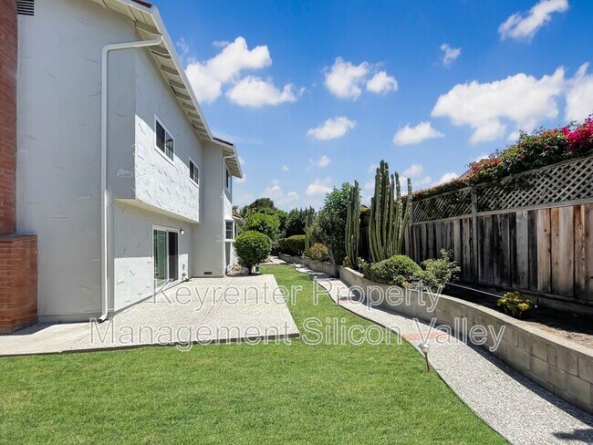 Building Photo - 1806 Blackmore Ct
