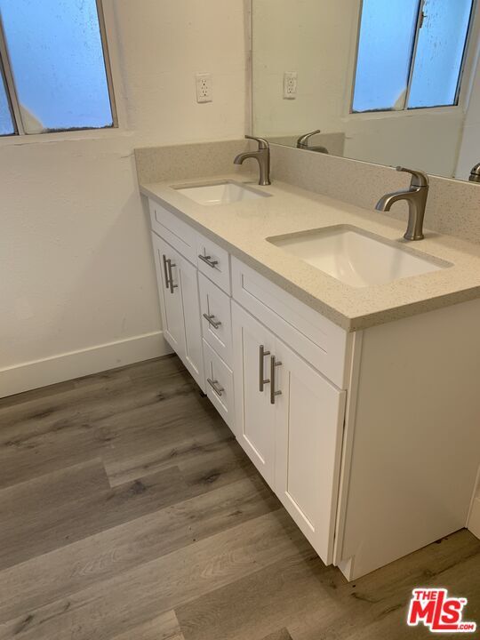 Building Photo - 627 W 79th St