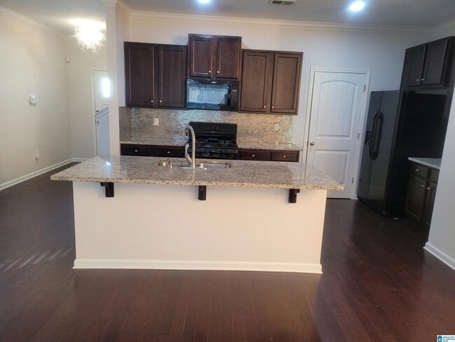 Building Photo - 407 W Park Dr