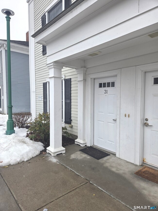 Building Photo - 31 Fairgate Dr