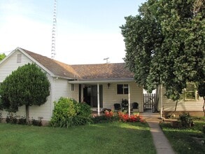 Building Photo - 15573 E Milton Rd