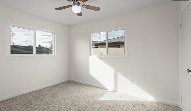 Building Photo - 1947 G St