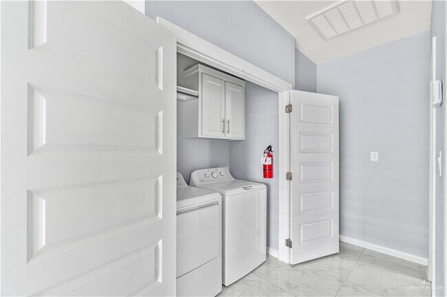 Building Photo - 16 S Dominique St