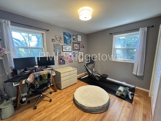 Building Photo - 9500 SW Ardenwood St