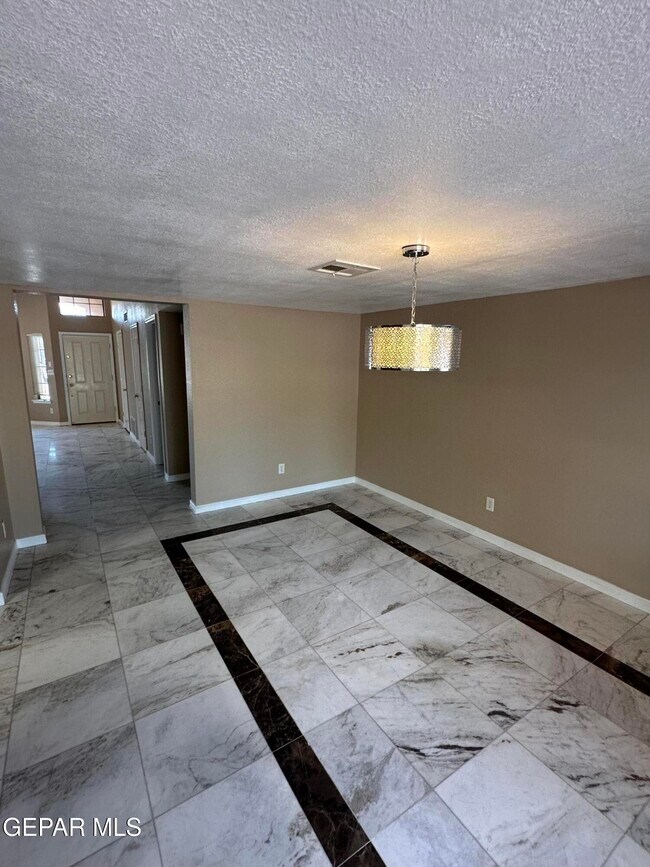 Building Photo - 14049 Tierra Delfin Dr