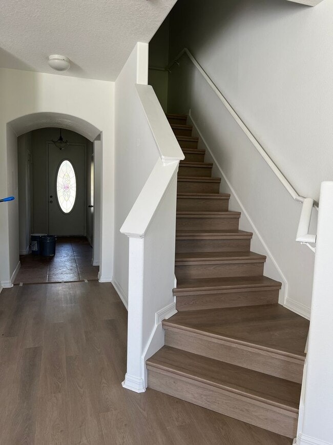 Building Photo - 3 Bedroom Townhome for Rent