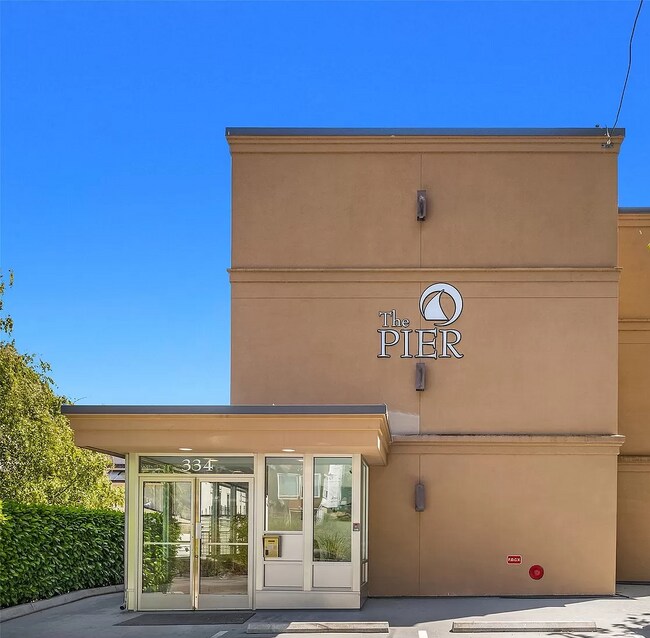 Building Photo - 334 Lakeside Ave S