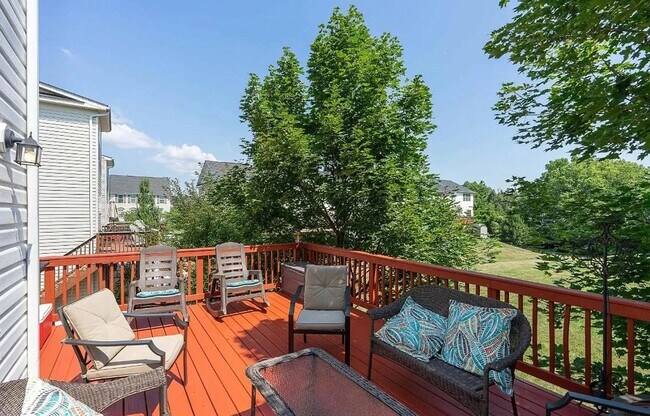 Building Photo - End Unit townhouse w/bump out in Ballenger Creek ready for you mid May!