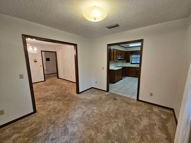 Building Photo - Peaceful, Entertainer's Dream on the Waterfront in Beautiful Donalson Point!