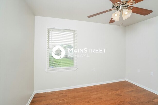 Building Photo - 3 Bedroom Pet-Friendly Home in Nicholasvil...