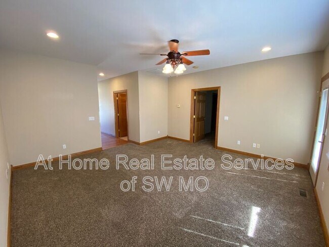 Building Photo - 5591 N 17th St