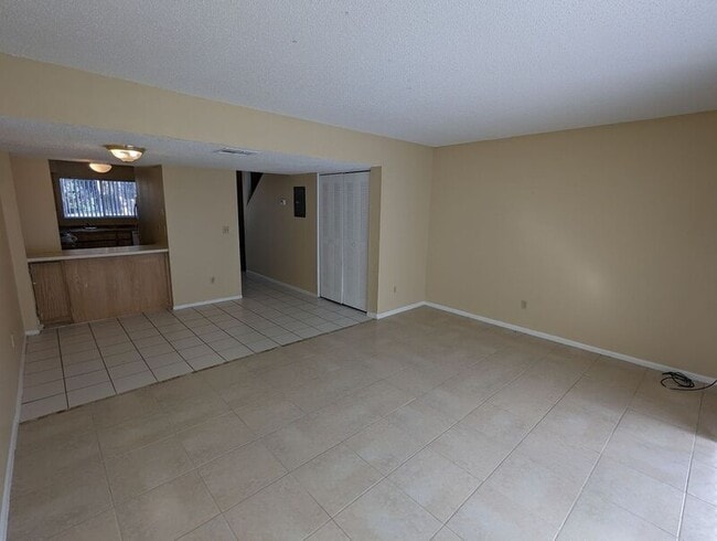 Building Photo - 12128 Napiers Cir