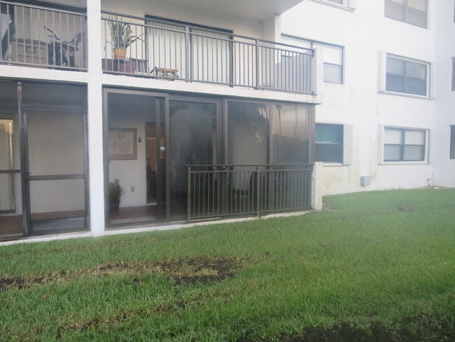 Building Photo - 16091 Blatt Blvd