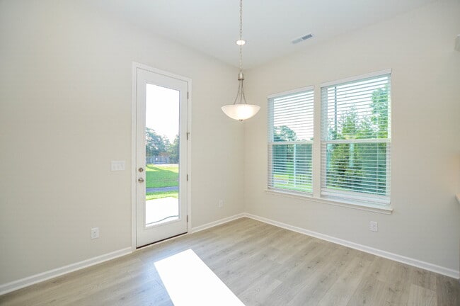 Building Photo - New Price | Brand-New 5 Bedroom Tega Cay Home with Flexible Lease Options