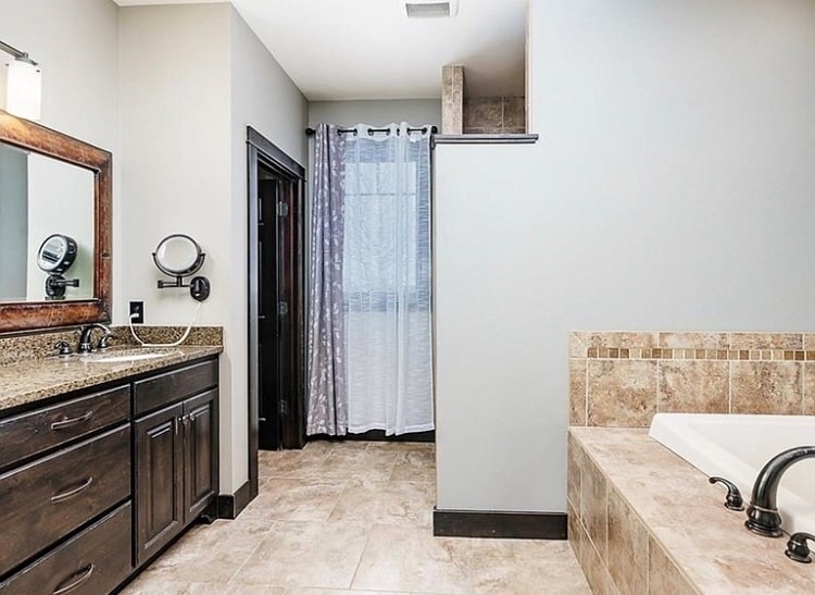 Building Photo - 2615 Castle Pines Cir