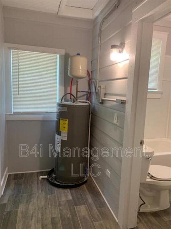 Building Photo - 4018 3rd Ave