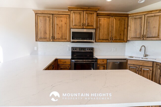 Building Photo - 4071 S Sandpiper Ln