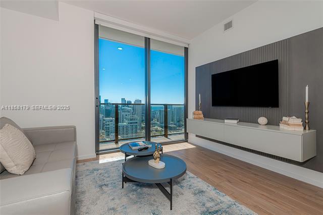 Building Photo - 398 NE 5th St