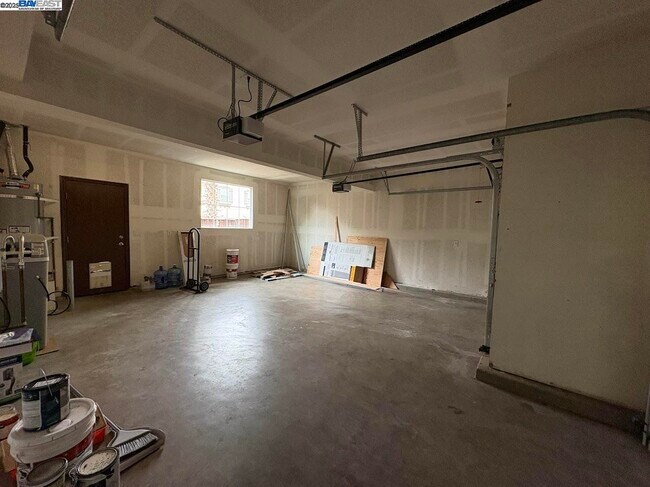 Building Photo - 192 S Tranquilidad St