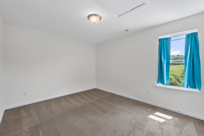 Building Photo - 230 Rosewood Ln