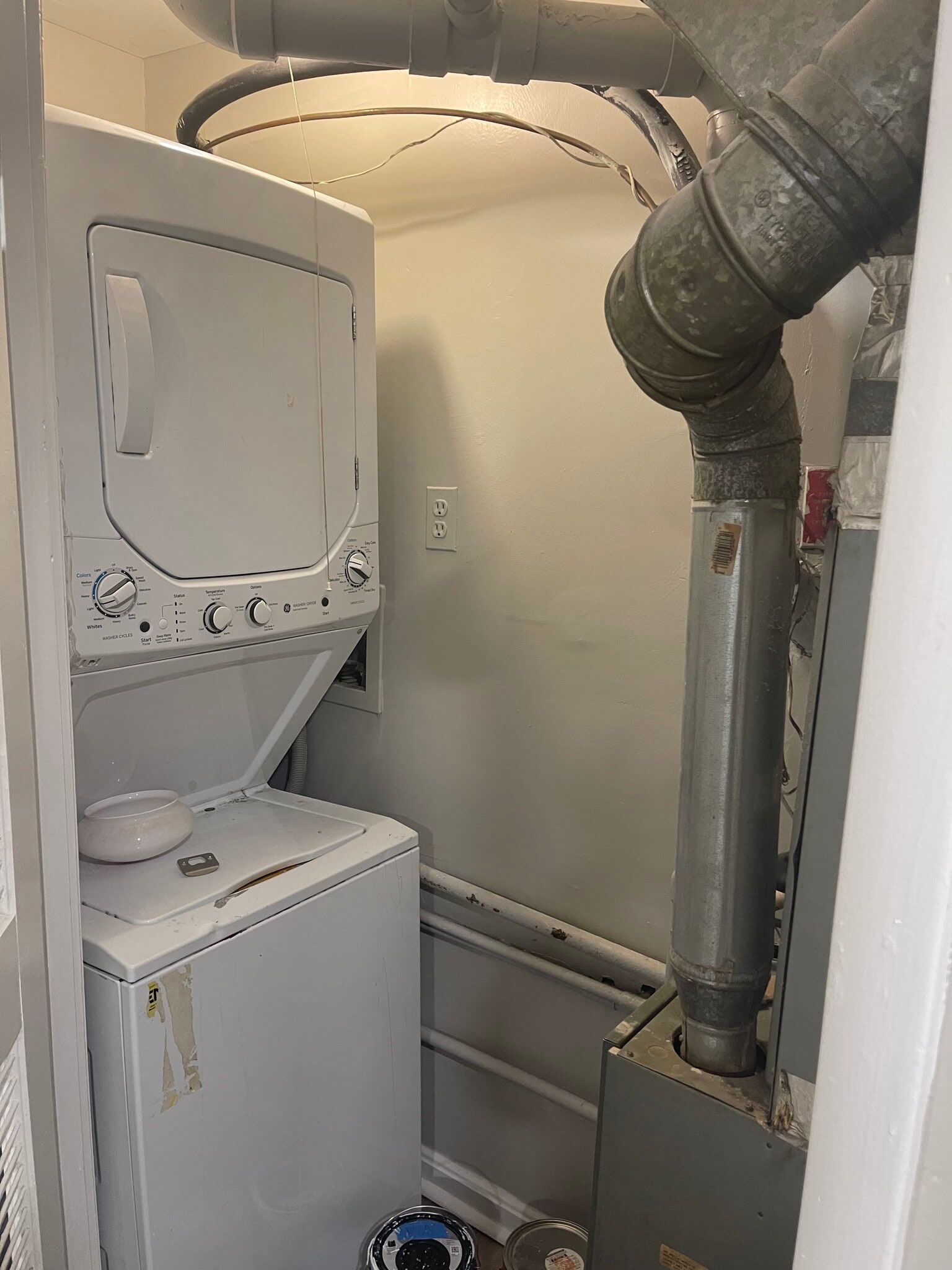 Washer/Dryer located in Kitchen - 1900 Dutch Village Dr