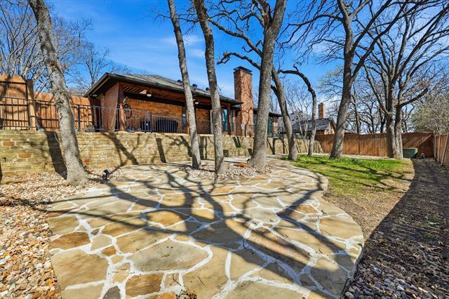 Building Photo - 2829 Harvest Hill Dr