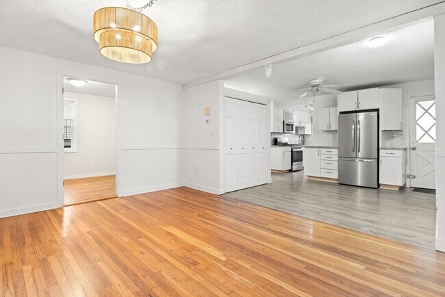 Building Photo - 147 Nahant Rd