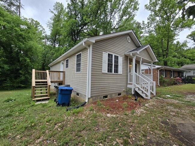 Building Photo - Available Now! Great Durham location newly remodeled. Single family home.