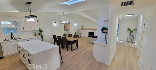 Building Photo - 821 N Mountain View Pl