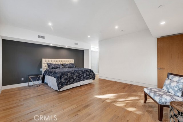 Building Photo - 16518 Moorpark St